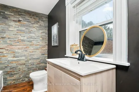 67 ALICE St, Brighton, ON K0K 1H0