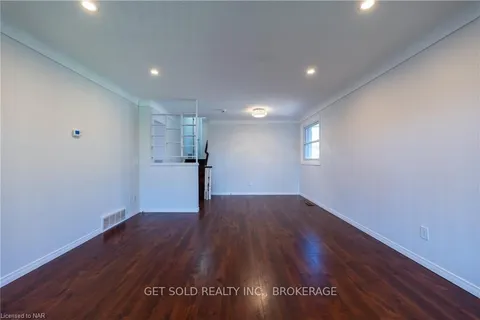 4983 UNIVERSITY Ave, Niagara Falls, ON L2E 7B9