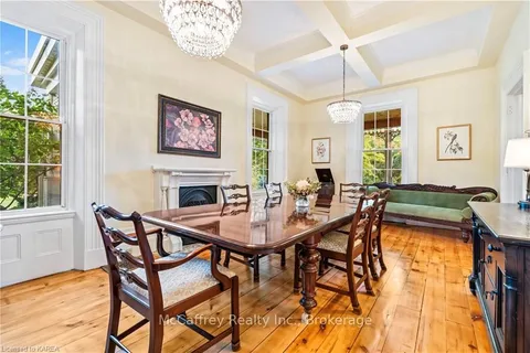 373 DUNDAS St, Greater Napanee, ON K7R 2B5