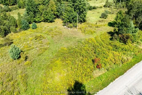 2024 CROZIER Rd, Tay Valley, ON K0G 1X0