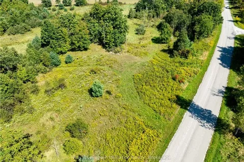 2024 CROZIER Rd, Tay Valley, ON K0G 1X0