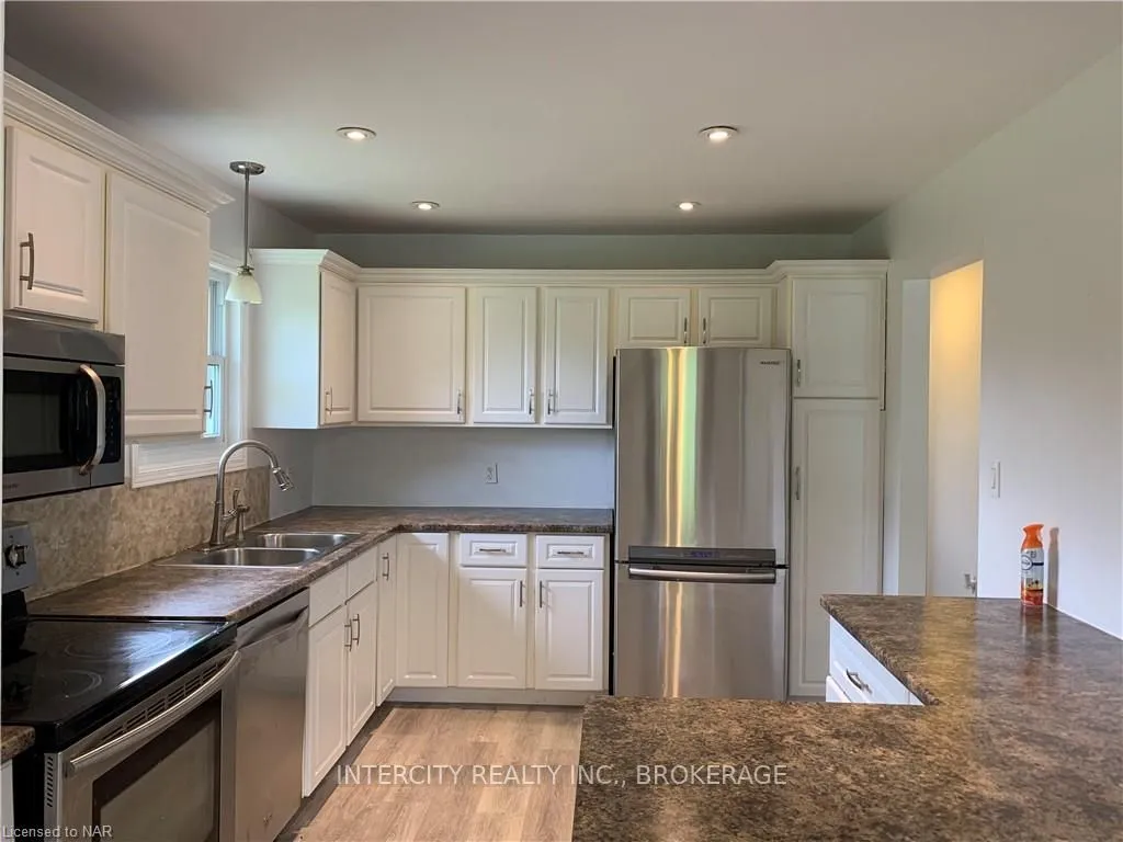 Detached interior view at 2477 SUTHERLAND Dr Fort Erie