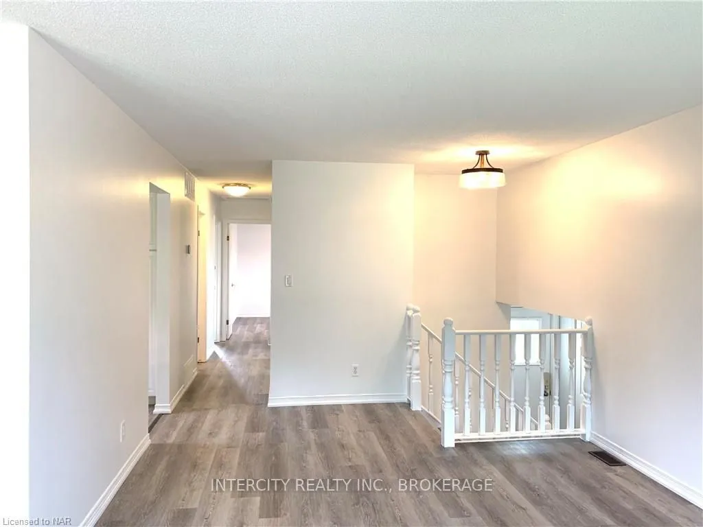 Detached living room at 2477 SUTHERLAND Dr Fort Erie