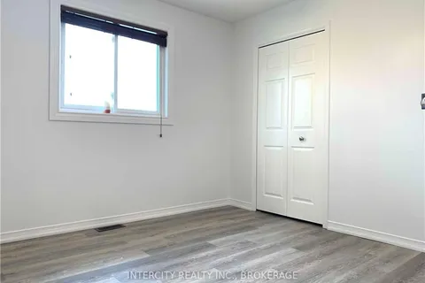 2477 SUTHERLAND Dr, Fort Erie, ON L2A 5M4