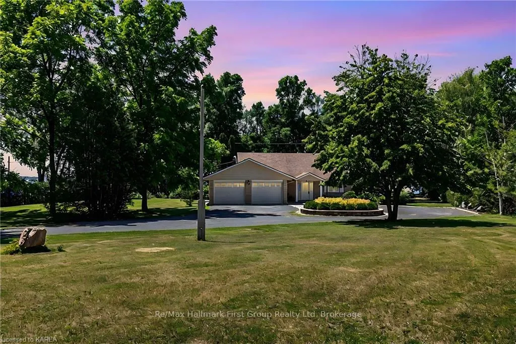 31 CHISAMORE PT RD, ON K7G 2V4