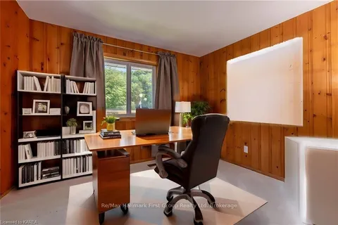 31 CHISAMORE PT RD, ON K7G 2V4