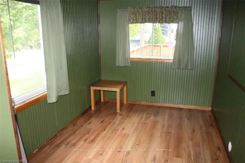 16 FRONT St, Stone Mills, ON K0K 2S0