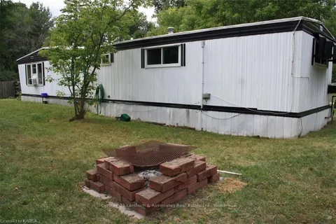 16 FRONT St, Stone Mills, ON K0K 2S0