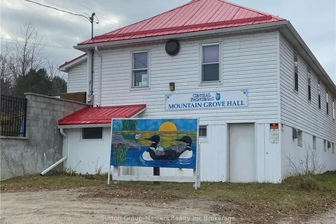 1360 MOUNTAIN GROVE Rd, Central Frontenac, ON K0H 1B0