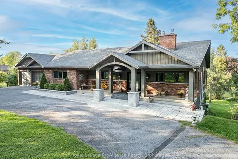 1678 SOUTH Blvd, Kingston, ON K7L 4V1