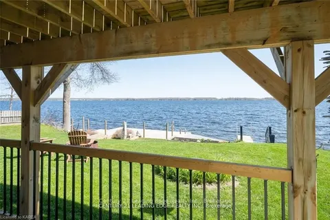 50 BAYVIEW Dr, Greater Napanee, ON K7R 3K8