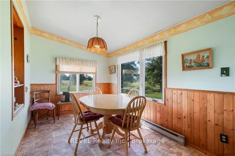 10 FRONT Rd, Loyalist, ON K0H 2S0