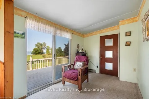 10 FRONT Rd, Loyalist, ON K0H 2S0