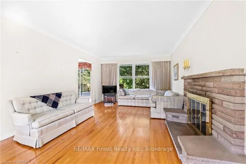 462 ROOSEVELT Dr, Kingston, ON K7M 4B1