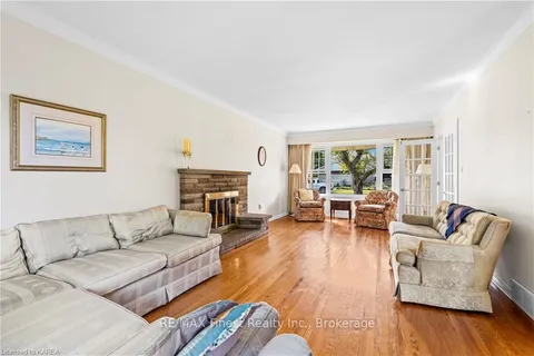 462 ROOSEVELT Dr, Kingston, ON K7M 4B1