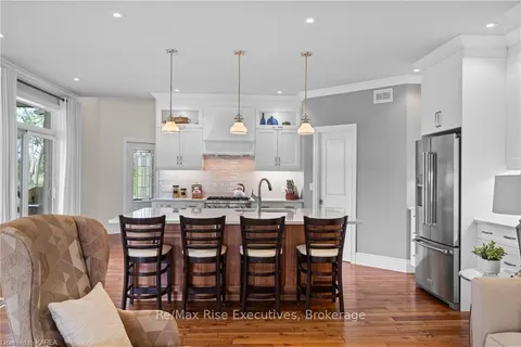 474 DUNDAS St, Greater Napanee, ON K7R 2C1