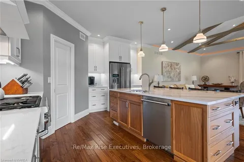 474 DUNDAS St, Greater Napanee, ON K7R 2C1