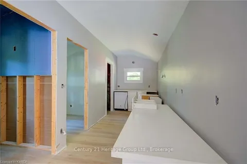 45 SPENCER Ave, Addington Highlands, ON K0H 1K0