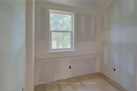 45 SPENCER Ave, Addington Highlands, ON K0H 1K0