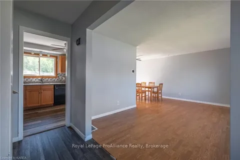 1195 MOIRA St, Quinte West, ON K8R 1G1