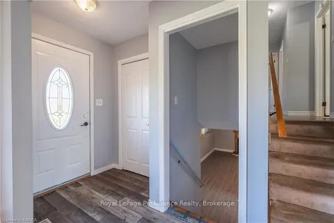 1195 MOIRA St, Quinte West, ON K8R 1G1