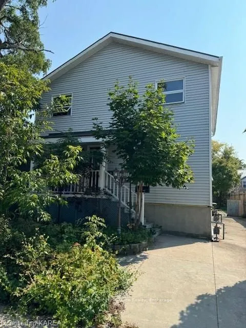 16 JAMES St, Kingston, ON K7K 1Y9