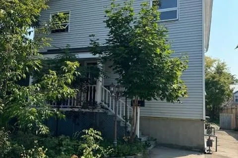 16 JAMES St, Kingston, ON K7K 1Y9