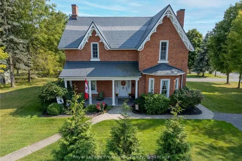 232 DUNDAS St, Greater Napanee, ON K7R 2A8