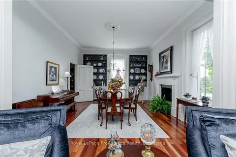 232 DUNDAS St, Greater Napanee, ON K7R 2A8