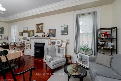 232 DUNDAS St, Greater Napanee, ON K7R 2A8