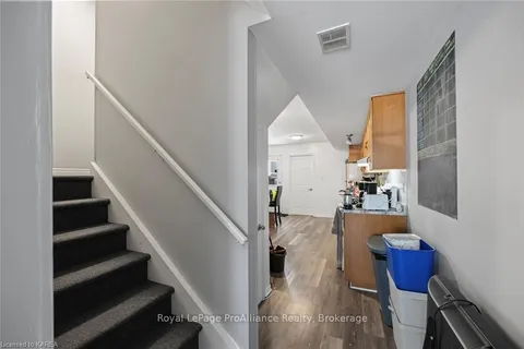 247 WILLIAM St, Kingston, ON K7L 2E5