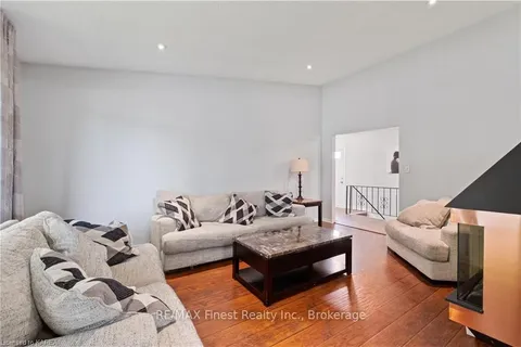 1235 CARMIL Blvd, Kingston, ON K7M 5Z1