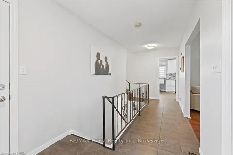 1235 CARMIL Blvd, Kingston, ON K7M 5Z1