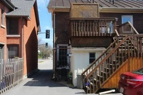 272 WELLINGTON St, Kingston, ON K7K 2Z1