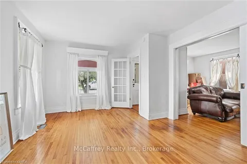 174 JOHN St, Greater Napanee, ON K7R 1R5