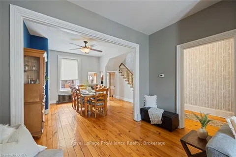 81 WELLINGTON St, Kingston, ON K7L 3C5