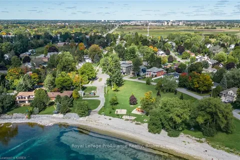 21 CRERAR Blvd, Kingston, ON K7M 3P7