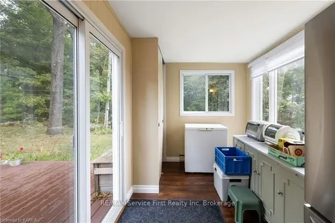 1048 1000 ISLANDS Pkwy, ON K0E 1R0