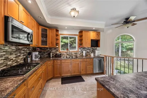 54 HARMONS Lane, South Frontenac, ON K0G 1X0