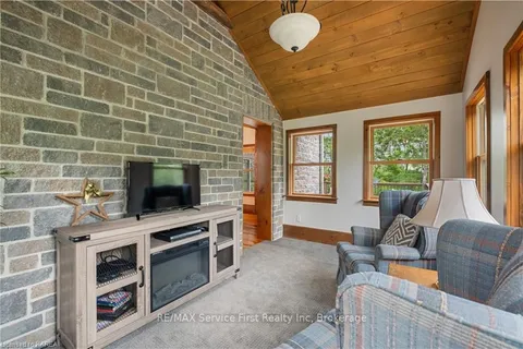 6258 REVELL Rd, South Frontenac, ON K0H 2W0