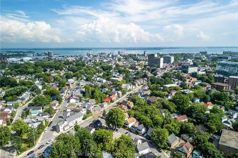 300 DIVISION St, Kingston, ON K7K 3Z9