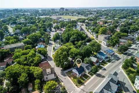 300 DIVISION St, Kingston, ON K7K 3Z9