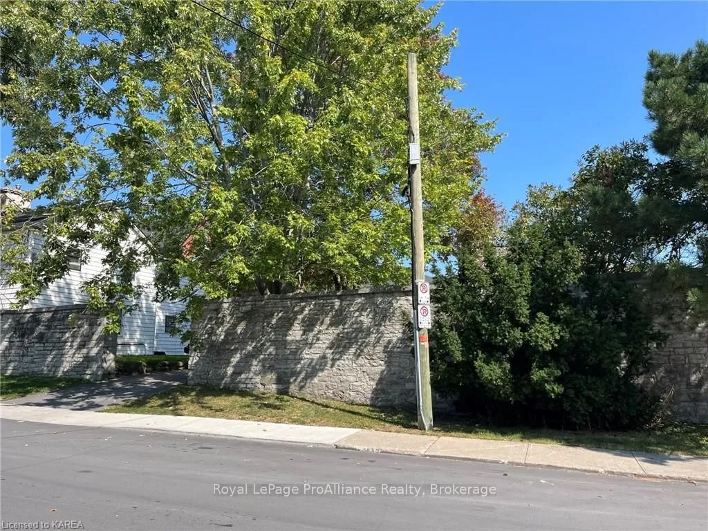 51 GORE St, Kingston, ON K7L 2L1