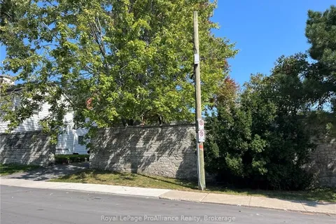 51 GORE St, Kingston, ON K7L 2L1