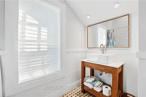 189 DAVY St, Loyalist, ON K0H 1G0