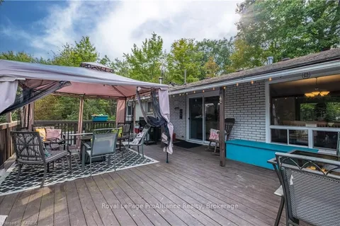 1911 ORMSBEE Rd, South Frontenac, ON K0H 1H0