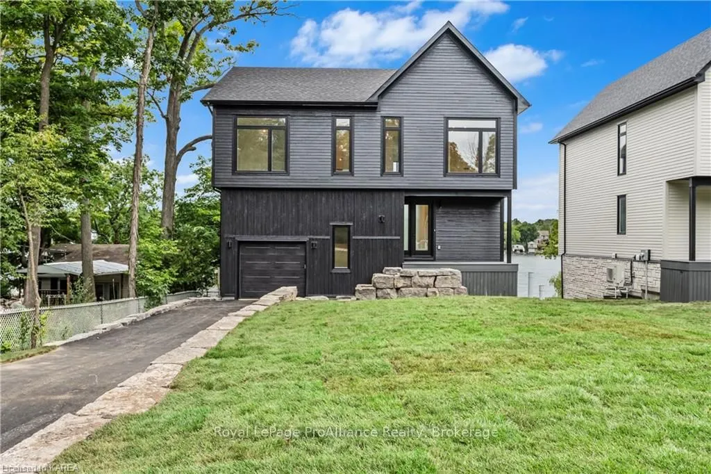 326 NICHOLSON PT Rd, Loyalist, ON K0H 1G0