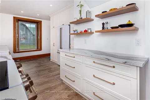 100 DIXIE Rd, Athens, ON K0E 1B0