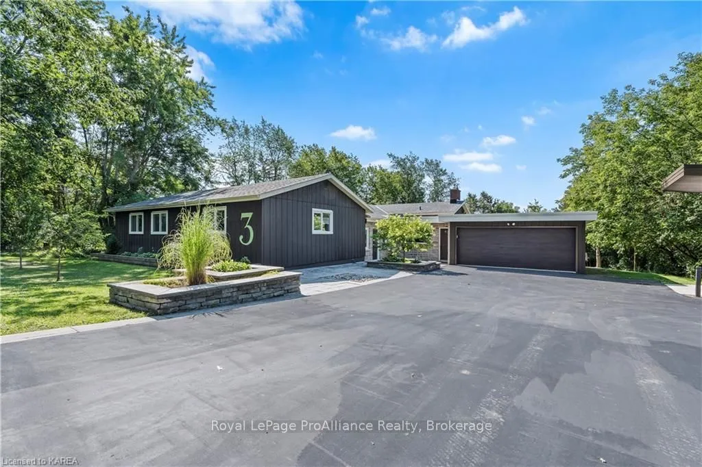 3 THUNDERBIRD Circ, Kingston, ON K7L 4V1