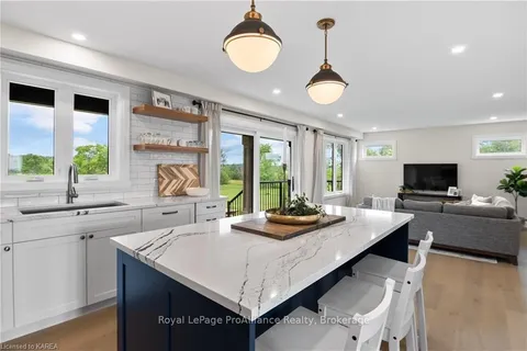 3933 COUNTY RD 9, Greater Napanee, ON K7R 3K8